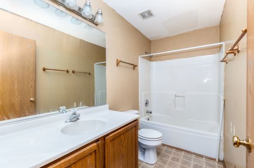 7215 Vincennes Ave, Chicago IL 60653-3410 exterior