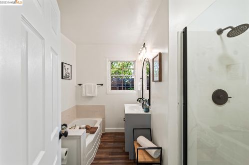 140 Roslyn Dr, Concord CA 94518-1234 exterior