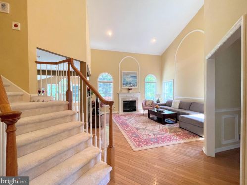 4 Southern Hills Dr, Montgomery NJ  08558-2348 exterior