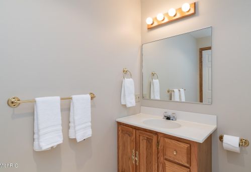 10400 Roger St, Kalamazoo MI 49002-7185 exterior