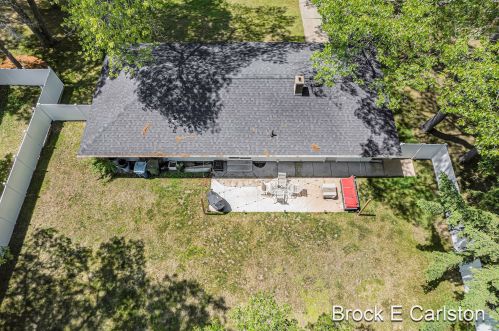 3024 Beach St, Meskegon MI 49441-1128 exterior