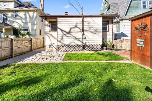 5522 37, Milwaukee WI 53209-4734 exterior