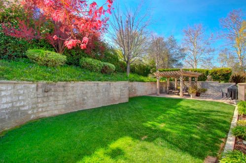 1086 Souza Dr, Folsom CA 95762-7556 exterior