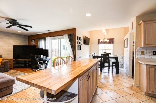 200 Kentucky Way, East Freehold NJ 07728-4656 exterior