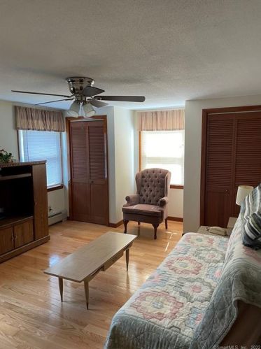 43 Grandview St, New Britain CT 06053-3048 exterior