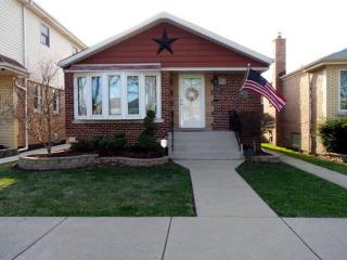 5240 Nagle Ave, Chicago IL  60630-1026 exterior