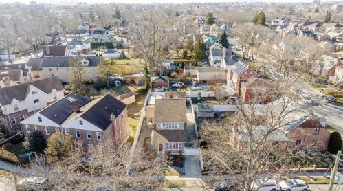 3327 Campbell Dr, Bronx NY 10465-1358 exterior