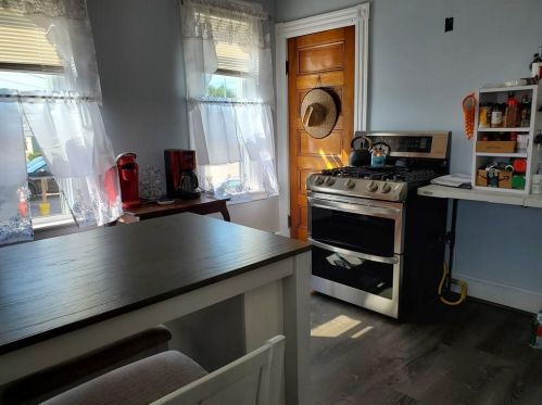 13 Clinton St, Providence RI 02919-4122 exterior