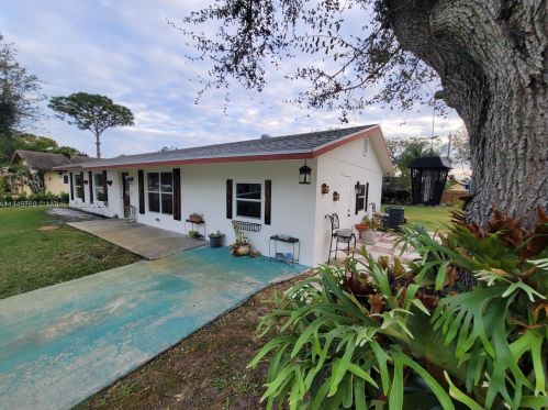 264 Todd Ave, Fort Pierce FL  34983-3137 exterior