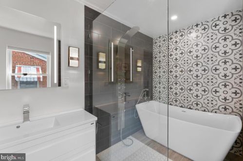 632 Chaplin St, Washington DC  20019-4245 exterior