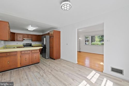 7902 Ashton St, Alexandria VA 22309-1341 exterior