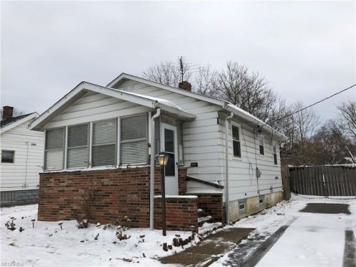 65 Berwyn Dr, Cleveland, OH 44146-2845