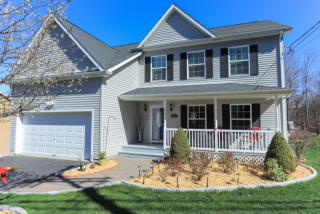 2043 Oakwood Dr, Peekskill, NY 10566-1910