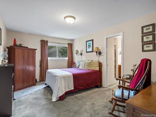 759 Kirts Blvd, Troy MI 48084-4844 exterior