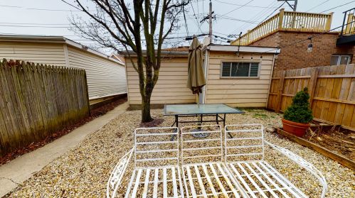 2145 Thomas St, Chicago IL 60622-3515 exterior