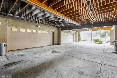 1433 Bainbridge St, Philadelphia PA 19146-2121 exterior