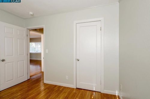 2704 Crescent Dr, Concord CA 94520-1919 exterior