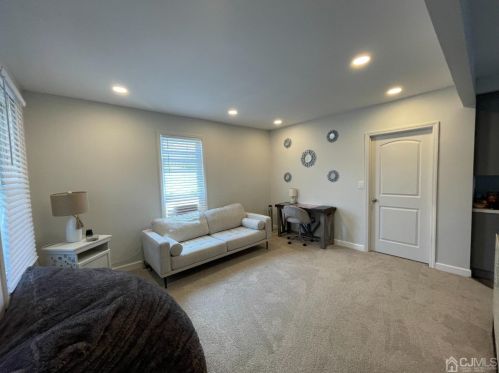 21 Douglas St, Perth Amboy NJ 08863-2205 exterior