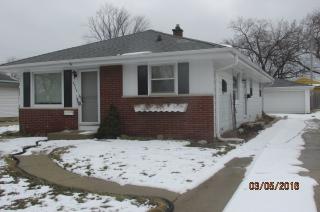 4926 104th St, Milwaukee, WI 53228-3204