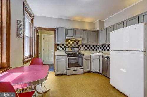 8104 Ardleigh St, Philadelphia PA 19118-3415 exterior