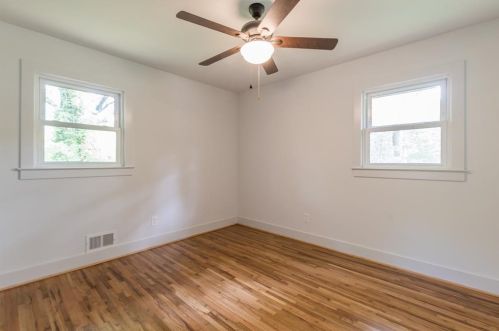 1897 Dorsey Ave, Atlanta GA  30344-6846 exterior