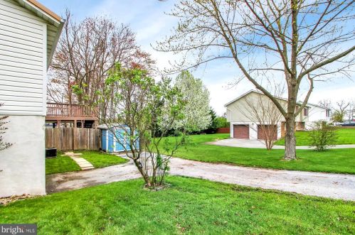 1 Little Knoll Dr, Hanover PA  17331-9280 exterior