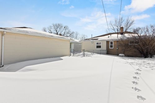 5300 Plainfield Ave, Milwaukee WI 53207-5048 exterior