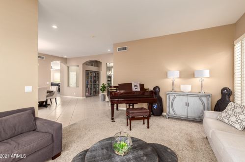 1872 Lantana Dr, Chandler AZ  85248-2170 exterior