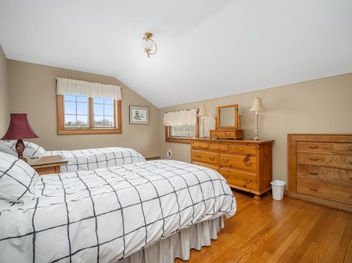 313 Cleveland Ave, Manitowoc WI 54220-2920 exterior