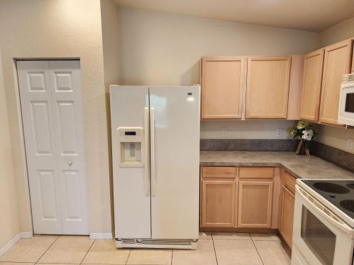 1910 Newport Isles Blvd, Fort Pierce FL  34953-4585 exterior