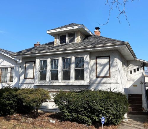 6205 Maplewood Ave, Chicago, IL 60629-1623