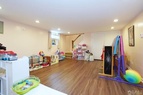 78 Mason St, Metuchen NJ 08840-2947 exterior