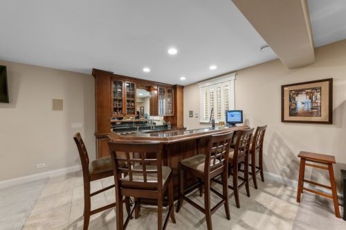 853 Linden Ave, Elmhurst IL 60126-5312 exterior