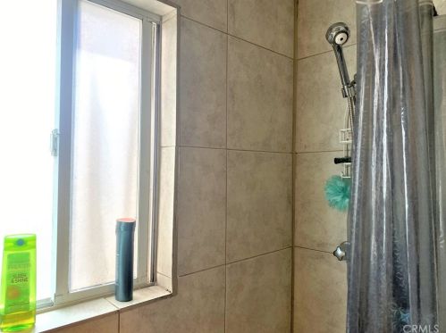 2630 L St, Bakersfield CA 93304-3045 exterior