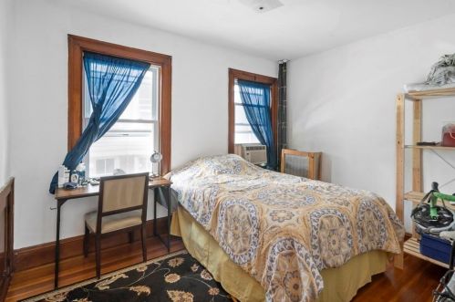 68 Linden St, Brookline MA 02445-7841 exterior