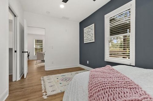 2352 Herring Rd, Atlanta GA 30311-2819 exterior