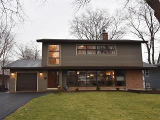 328 Elm St, Wheaton, IL 60189-6535