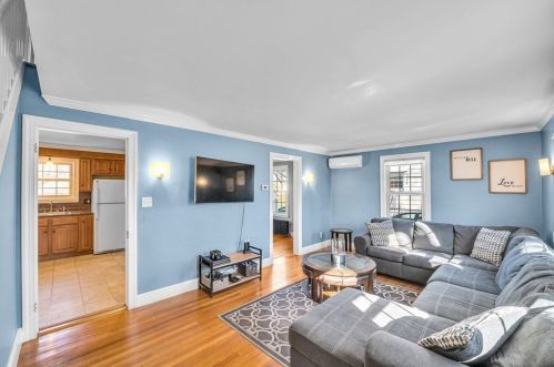 34 Powell Ave, Springfield MA 01118-2165 exterior