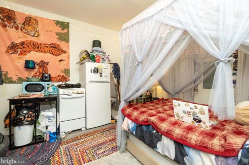 4927 Hazel Ave, Philadelphia PA 19143-2004 exterior