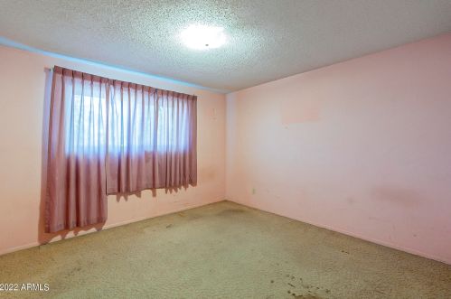 1221 Cinnabar Ave, Phoenix AZ 85020-1816 exterior