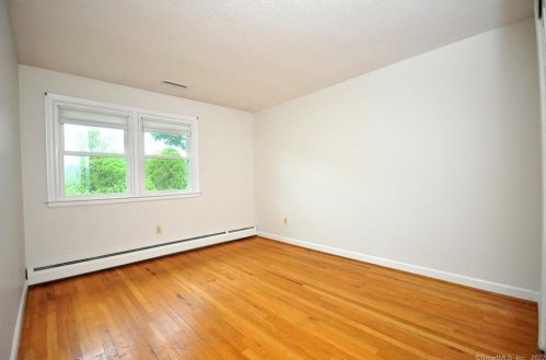 51 Lincoln Way, Windsor CT 06095-3545 exterior