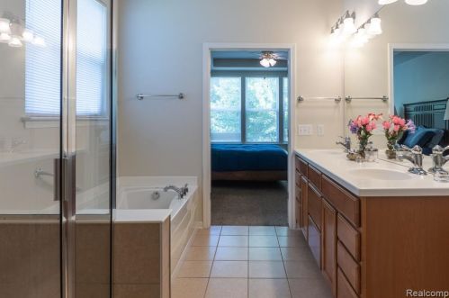 23583 Rossiter Dr, Macomb Township MI 48042-4846 exterior