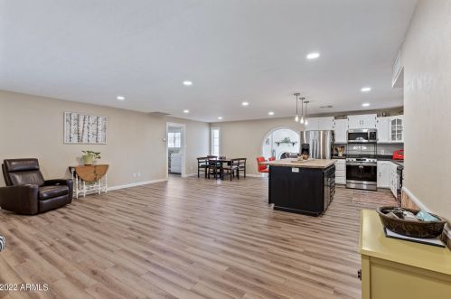 16801 43rd St, Phoenix, AZ 85032-3323