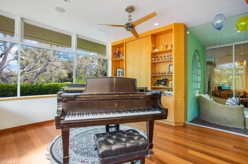 132 St, Naples FL 34108-2921 exterior