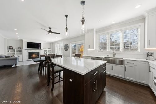 662 Parkside Ave, Elmhurst IL 60126-5029 exterior