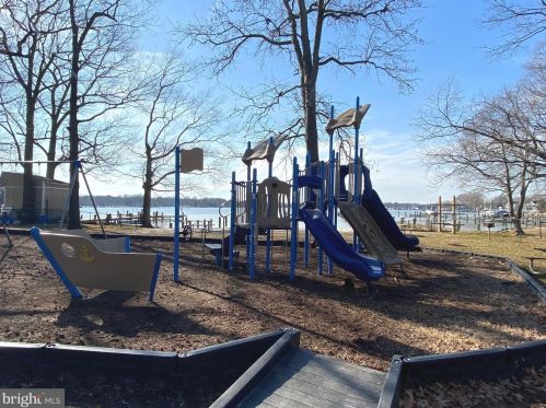 4946 Beech St, Shady Side MD 20764-9666 exterior