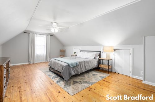 1317 Northlawn St, Grand Rapids MI 49505-3867 exterior