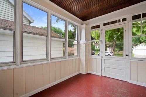 3563 Cramer St, Milwaukee WI 53211-2506 exterior