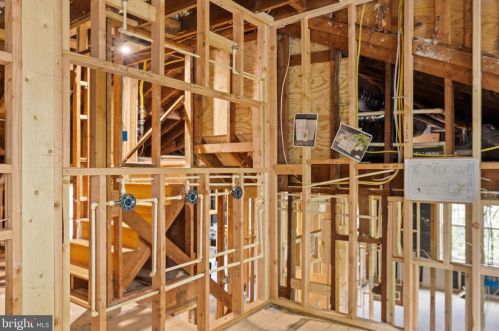 5121 Klingle St, Washington DC  20016-2654 exterior