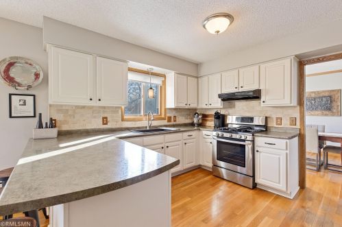 1058 Briar Crk Rd, Saint Paul MN 55123-1515 exterior